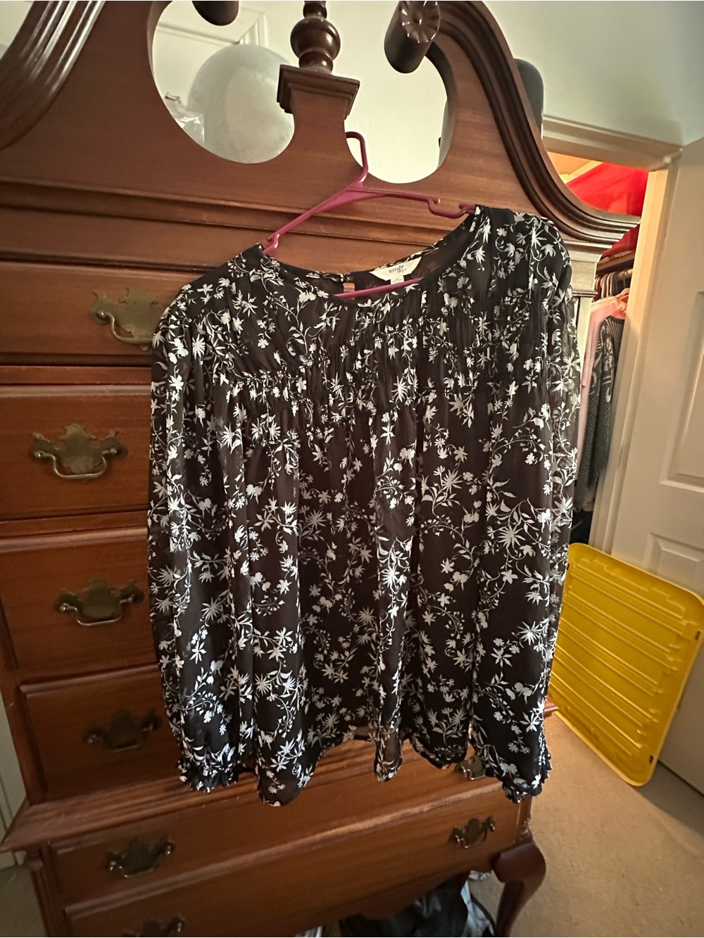 Terra & Sky Black and White Floral Peasant Blouse
